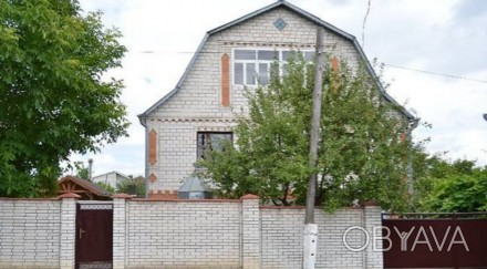 Продаю 2 поверховий дім з садом і ділянкою