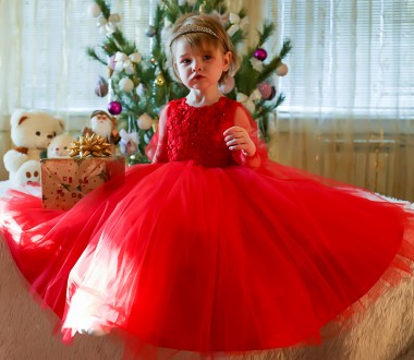 Пышные нарядные платья для Ваших маленьких принцесс )
В наличии на рост 92-98.
. . фото 3