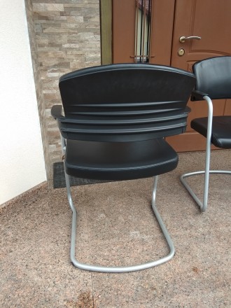 Продаю конференційні крісла.
Виробник Sitag.
Натуральна шкіра, дуже гарний ста. . фото 7