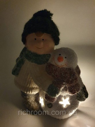 Декоративная новогодняя статуэтка Мальчика и снеговик с LED подсветкой от нидерл. . фото 3