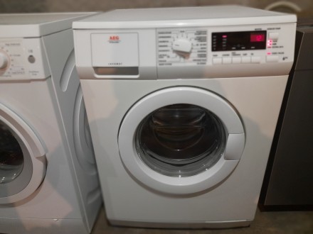 Почти новая стиральная машина , привезенная из Германии , проверенная , гарантия. . фото 3