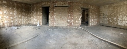 Простора квартира на 3 поверсі 4-поверхового сталінського цегляного будинку. 
Кв. . фото 5