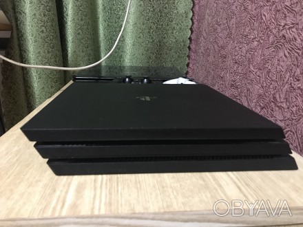 PlayStation 4 pro 1 ТБ черный 
Б/У в идеальном состоянии
В комплекте:кабель, п. . фото 1
