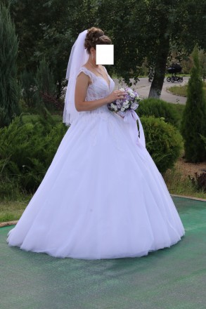 Усім доброго дня! Пропоную дуже гарну весільну сукню, майже нова, після хімчистк. . фото 2