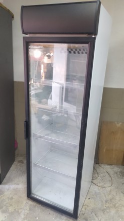 Холодильна шафа «INTER», скляні двері, внутрішній об`єм 390 л, 5 пол. . фото 4