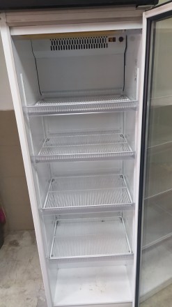Холодильна шафа «INTER», скляні двері, внутрішній об`єм 390 л, 5 пол. . фото 5
