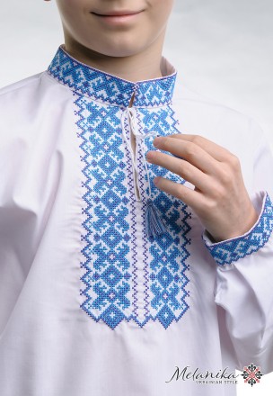 Вышиванка для мальчика белого цвета с голубой вышивкой «Андрей»
Ткань - поплин (. . фото 3
