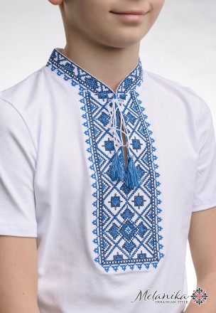 Белая футболка для мальчика с вышивкой на груди «Звездное сияние (синяя вышивка). . фото 3