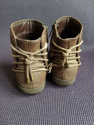 Стильные ботинки по типу козаков, с острым носом (носки целы) и небольшим каблук. . фото 3