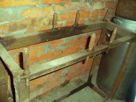 Самодельный строгальный станок, дополнительно можно надевать пилы для резки. раб. . фото 5