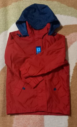 Лёгкая куртка-ветровка с капюшоном, мальчику. Цвет - красный, есть подкладка, сн. . фото 5