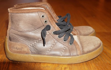 Ботинки демисезонные фирмы, -Kickers- 35 размер кожаные с замшевыми носками. в х. . фото 2