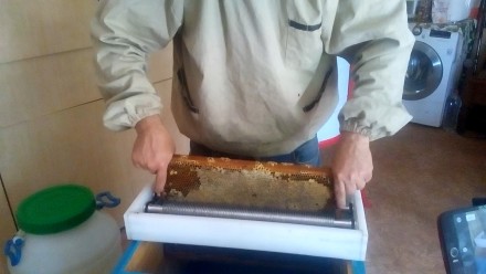 Распаковщик пчелиных рамок "холодный нож". Южноукраинск. фото 1 Распаковщик пчелиных рамок "холодный нож". Южноукраинск. фото 1