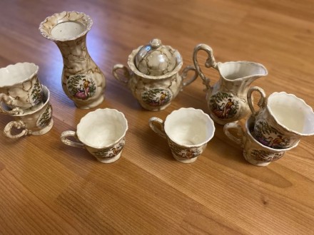 Чайный сервиз с керамики , в комплекте : 1 вазочка , 6 чашек, сахарница, для мол. . фото 3