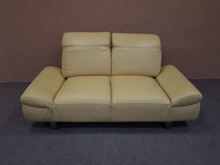 Кожаный диван. Двухместный. Натуральная кожа желтого (песочного) цвета. Регулиру. . фото 3