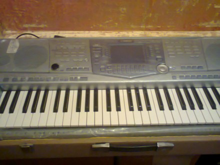 Продается синтезатор YAMAHA PSR-1100 в идеальном  состоянии, дисковод, возможнос. . фото 2