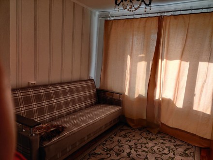 Квартира находится на ул Суворова, с косметическим ремонтом, в наличии есть вся . Титова. фото 4