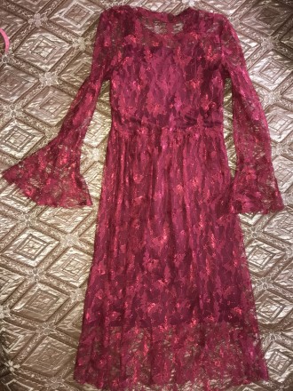 Сукня бордового кольору,розмір с,без видимих дефектів;на підкладці,зверху фатін;. . фото 2