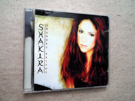 Продам CD диск Shakira - Grandes Exitor.
Коробка повреждена, трещины и потёртос. . фото 3