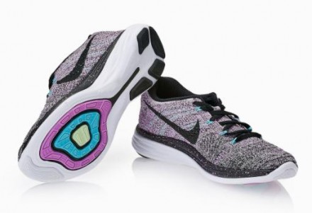 Продаются новые женские кроссовки Nike, артикул 698182-500.
Размер: US 8 / EUR . . фото 2