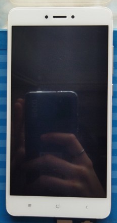 Продаю Xiaomi redmi note 4 
Экран,модуль, батарея в идеальном состоянии.Телефон. . фото 2