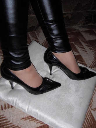 Женские классические лаковые туфли лодочки

Смотрятся дорого и стильно

Цвет. . фото 2