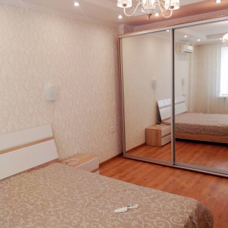 Отличная квартира с современным ремонтом имеется вся необходимая мебель и бытова. Поселок Котовского. фото 6