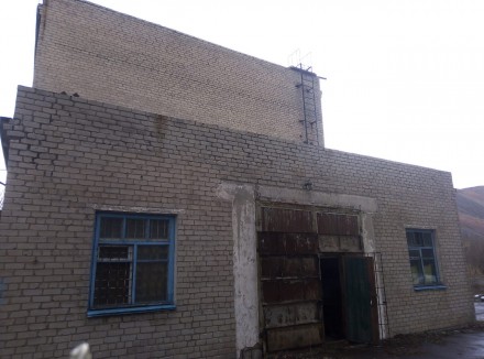 Отдельно стоящее производственное здание с высокими воротами на участке 10 соток. Кировский. фото 12
