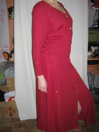  Мода возвращается! Платье женское б/у, бордового цвета, однотонное, трикотажное. . фото 2