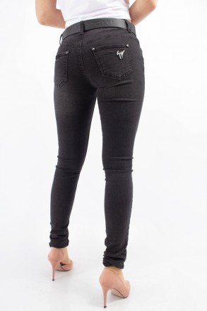 
Женские зауженные джинсы черного цвета
Классические женские джинсы, производств. . фото 4