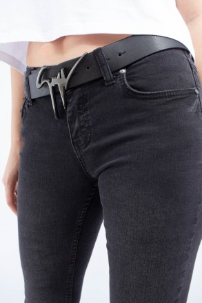 
Женские зауженные джинсы черного цвета
Классические женские джинсы, производств. . фото 6