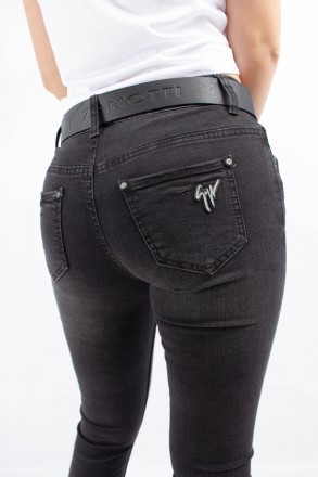 
Женские зауженные джинсы черного цвета
Классические женские джинсы, производств. . фото 7