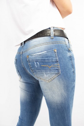 
Женские зауженные джинсы синего цвета
Классические женские джинсы, производство. . фото 7
