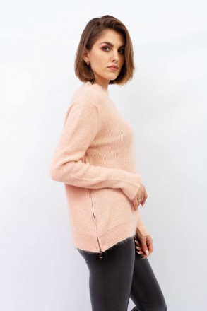 
Женский свитер Serianno, свободный покрой
Оригинальный свитер оверсайз, произво. . фото 4