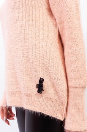 
Женский свитер Serianno, свободный покрой
Оригинальный свитер оверсайз, произво. . фото 6