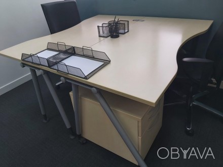 Продам офисные столы б/у в прекрасном состоянии.

Столешница изготовлена из ка. . фото 1