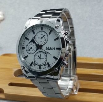 
Мужские наручные часы V8 в стиле Armani
 Характеристики:
Материал корпуса - мет. . фото 5