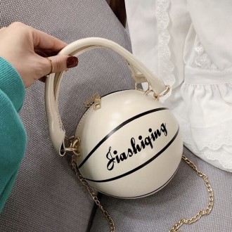 
Сумочка в форме мячика
Женская сумка кросс-боди на цепочке. Идеально подойдёт к. . фото 2