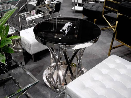 Исключительно впечатляющий стол из полированной нержавеющей стали в серебре. Раз. . фото 4