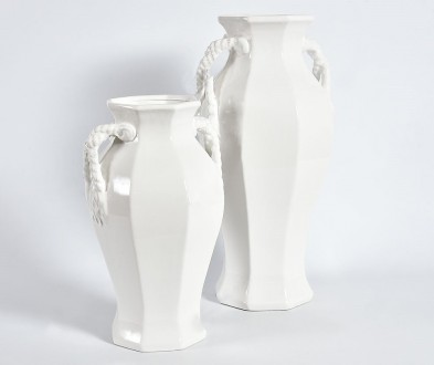 Красивая ваза белого цвета изготовлена из высококачественной керамики.
Ваза идеа. . фото 3
