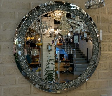 Круглое настенное зеркало , зеркальная рама с фоцетом украшенная россыпью камней. . фото 4