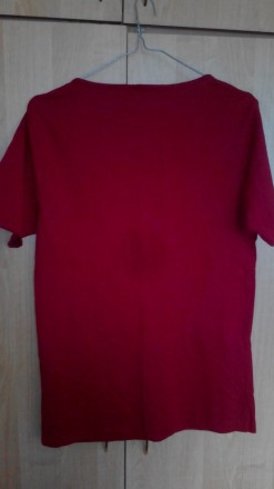 Красивая женская футболка насыщеного красного цвета с коротким рукавом, немного . . фото 4