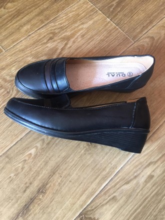 Продам женские туфли черного цвета, весна-лето. Новые, материал -- искусственная. . фото 3