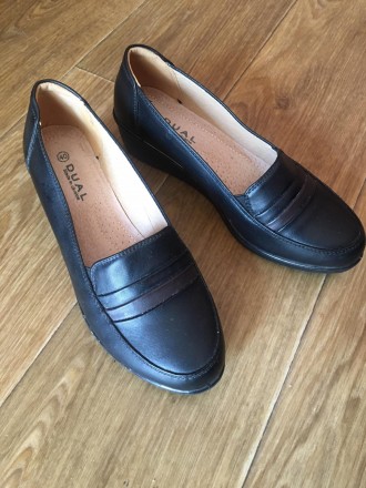 Продам женские туфли черного цвета, весна-лето. Новые, материал -- искусственная. . фото 2