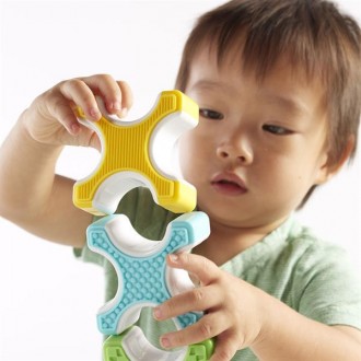 Магнитная игрушка-конструктор. В наборе элементы Х-образной формы со встроенными. . фото 9