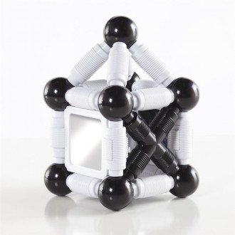 Магнитная игрушка-конструктор с черно-белыми элементами. Детали большого размера. . фото 3