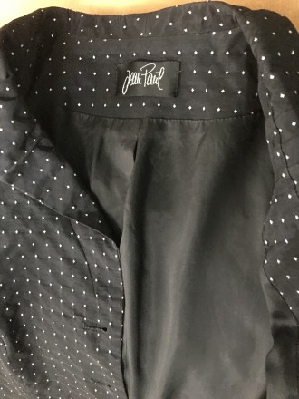 Продам красивый, деловой костюм ( черный с серебром) пр-ва Жан Поль, 48 р., одет. . фото 3