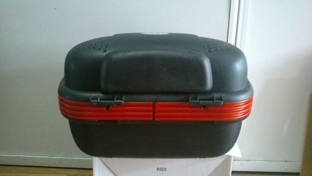 Продам кофр багажник TVR на один шлем с площадкой, быстросъемный, с системой мон. . фото 5