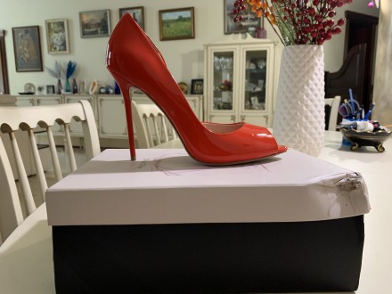 Продам новые очень красивые женские туфли Mia May из натуральной лаковой кожи. 
. . фото 2