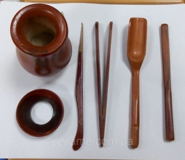 Набор инструментов для проведения традиционных чайных церемоний. В красивом дере. . фото 3